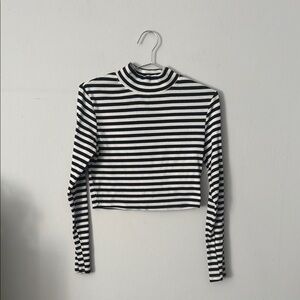 Striped Black and White Long Sleeve Top
